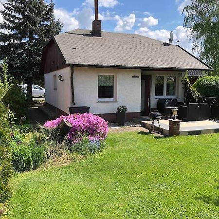 Gemuetlicher Bungalow In Cottbus - Sielow Extérieur photo